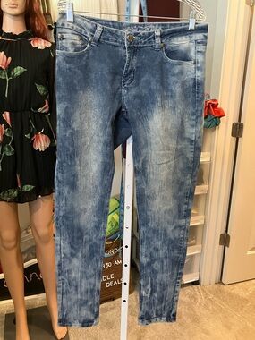 UWD Women’s Blue Washed Stretch Jeans